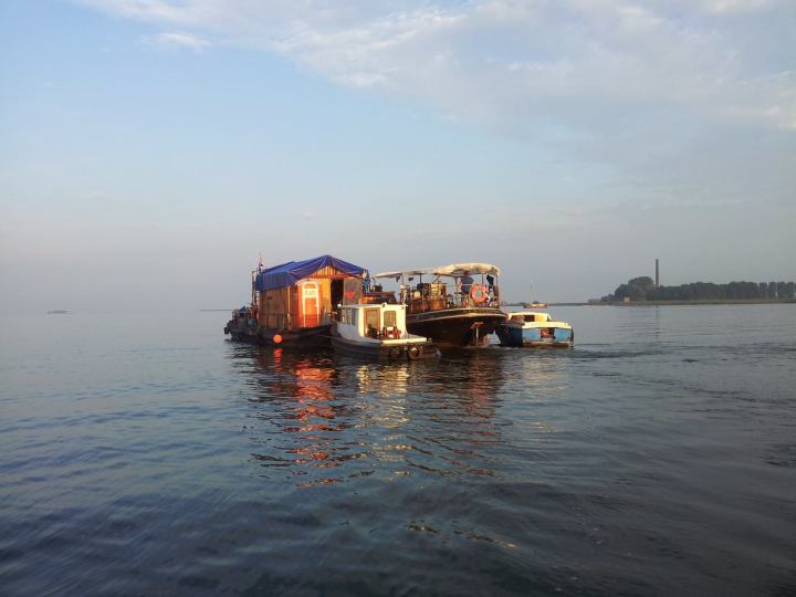 57396_585623111487868_241099337_o